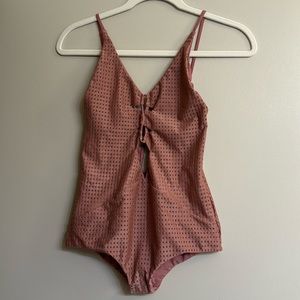 BNWT. Acacia Kokomo Guava Mesh. Medium